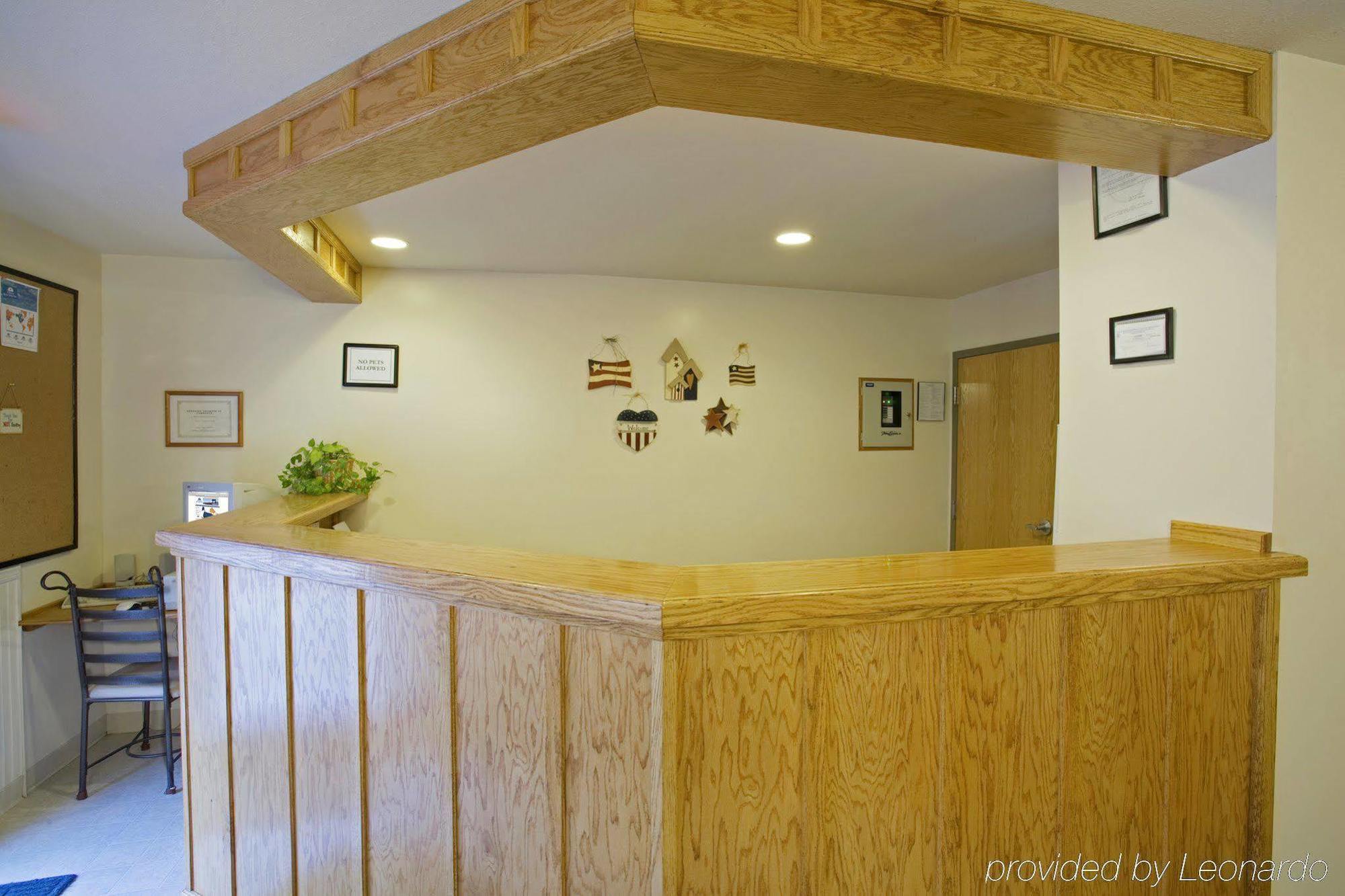 Simple Rewards Inn Shelbina Interior foto